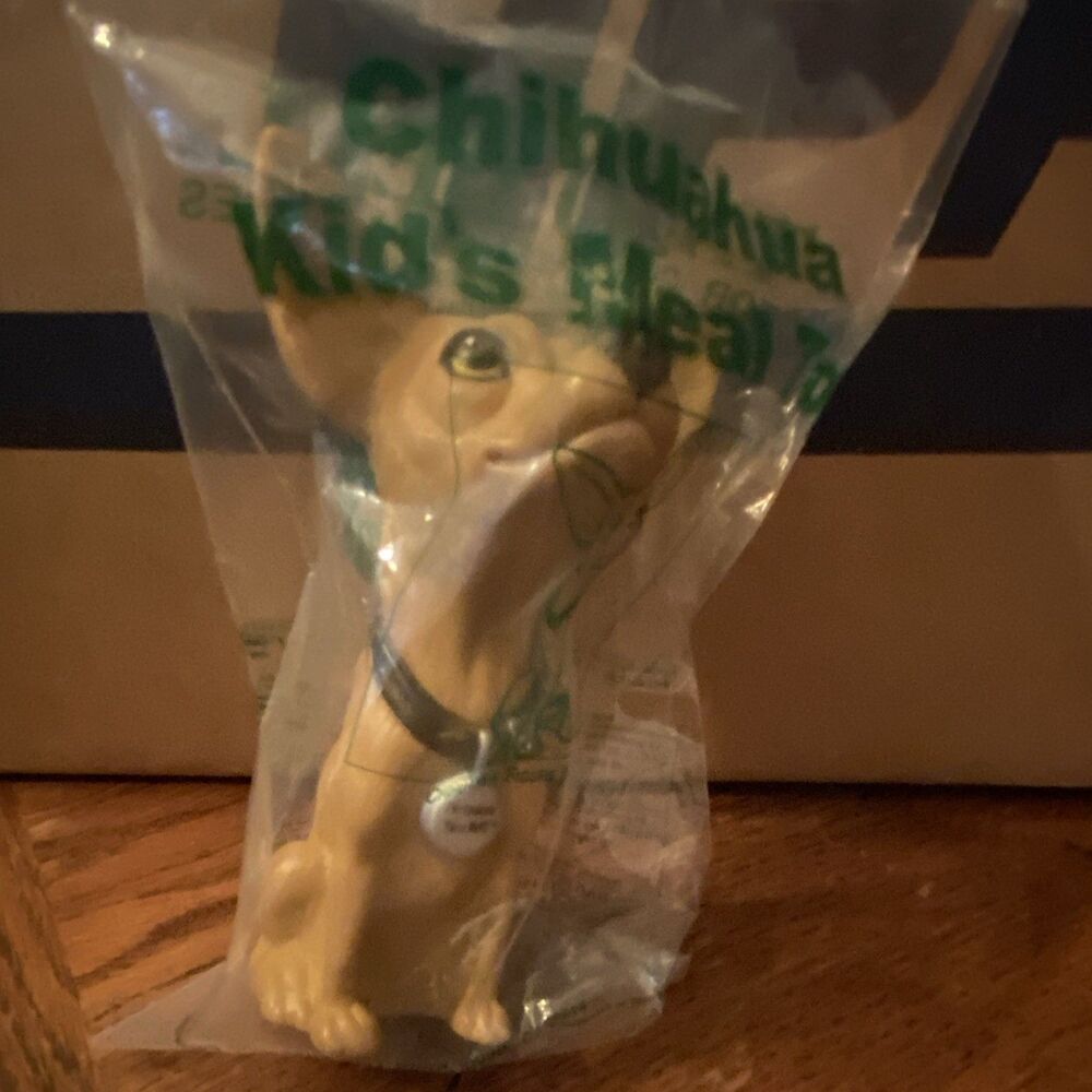 Taco Bell Chihuahua Kids Meal Toy Figure Sealed Bag Beige/Green Vintage 1999